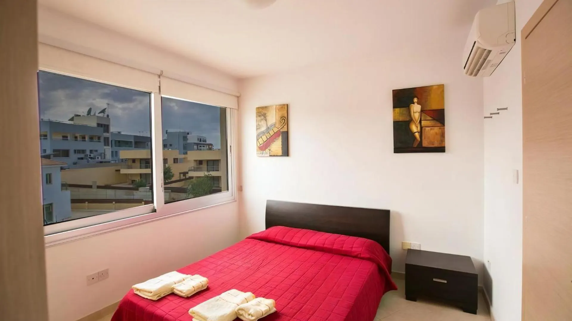 Apt Lasonos Asimi - Luxury 3 Bedroom Appartment - Protaras Apt With Communal Pool On Fig Tree Bay