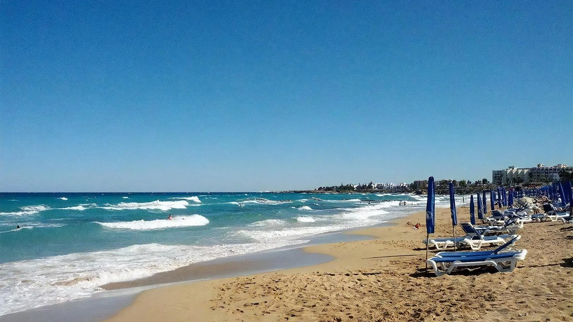 Apt Lasonos Asimi - Luxury 3 Bedroom Appartment - Protaras Apt With Communal Pool On Fig Tree Bay